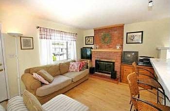 3rd image of 1154 Emerald St