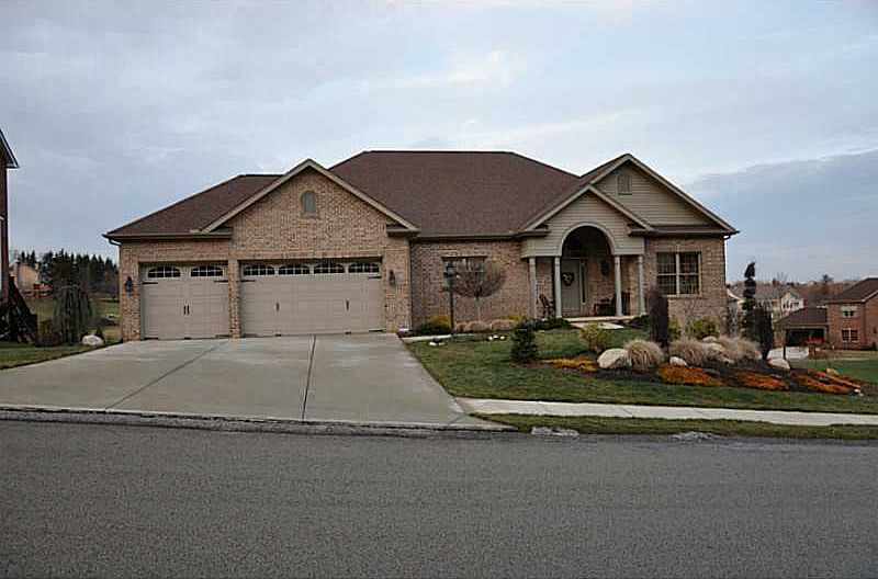 1st image of 109 Crimson Dr