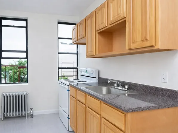 553 Hinsdale Street image 1 of 5