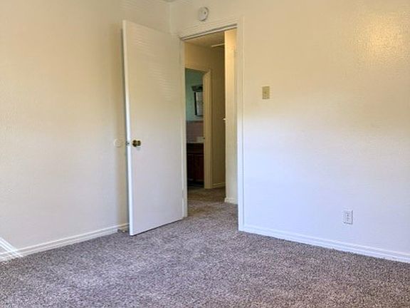 4th image of 1704 Smith Dr
