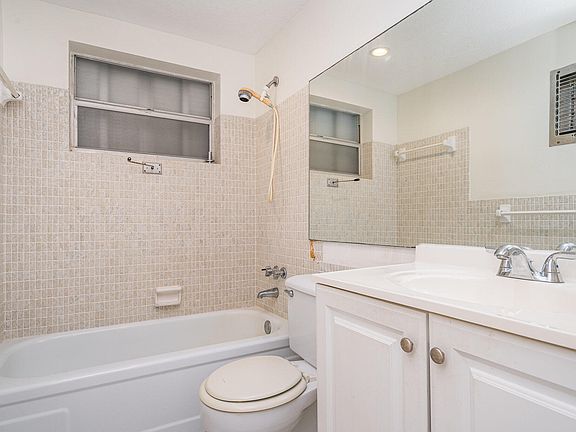 5th image of 1330 NW 43rd Avenue #202