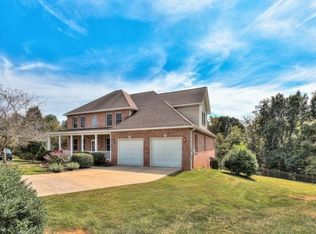 308 Pocahontas Trl, Piney Flats, TN 37686