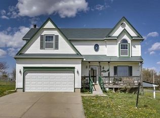 15022 Knight Rd, Basehor, KS 66007