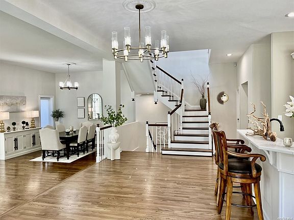 2nd image of 8 Long Meadow Ln #1