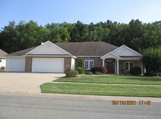 1516 Henney St, Angola, IN 46703