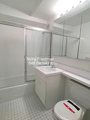 Rented by Manhattan Connection | media 8