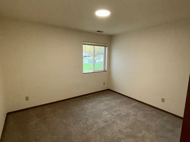2000-2007 Continental Ln — Photo 7