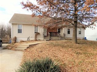1400 Laurel St, Kearney, MO 64060