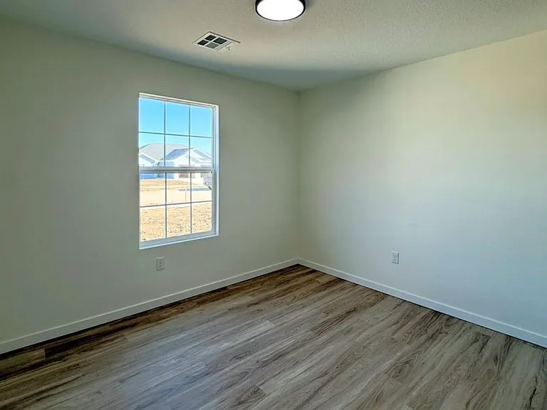 1222 Fountain Dr — Photo 12