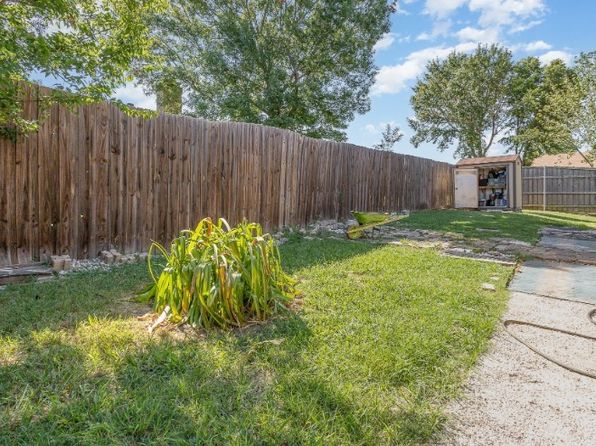 1406 Chancellor Dr, Kaufman, TX 75142
