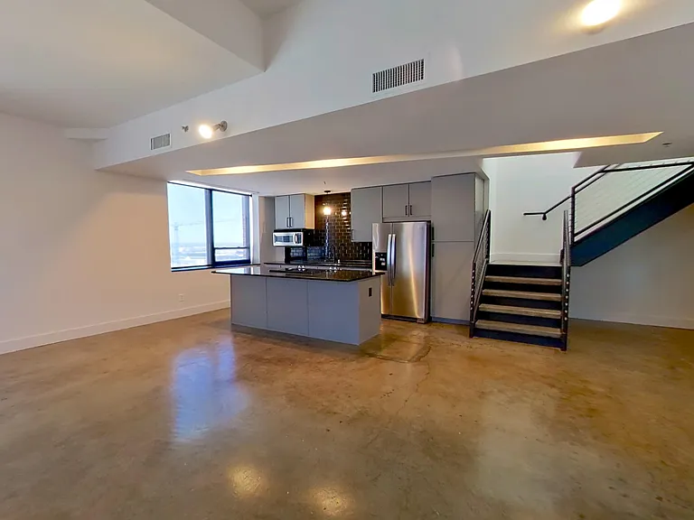 Dallas Power and Light Lofts — Photo 10