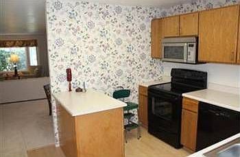 5th image of 3316 44th Street Ct #9