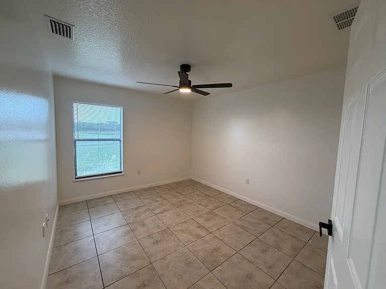 816 Angela Ave — Photo 12