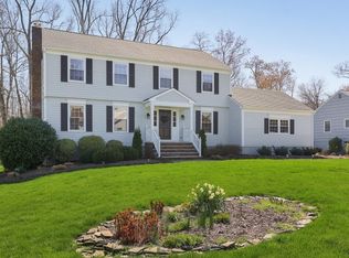 143 Cottage Pl, Gillette, NJ 07933