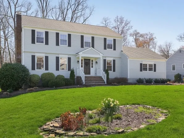 143 Cottage Pl, Long Hill Twp., NJ 07933