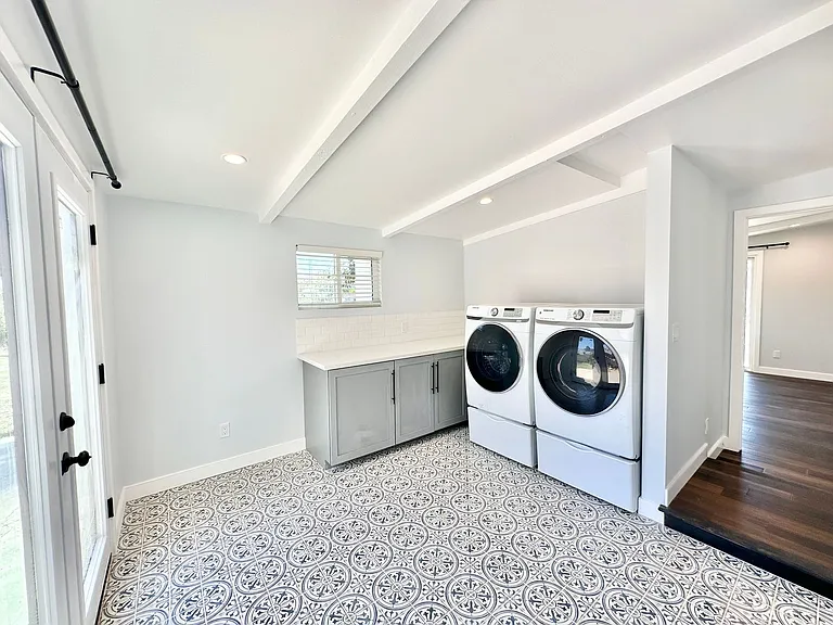 31428 Old River Rd — Photo 34