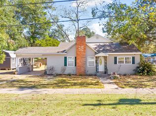 725 Sinclair St, Chipley, FL 32428