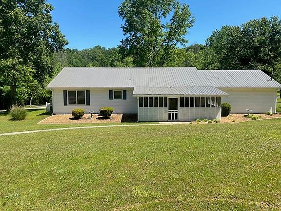 3rd image of 3680 Stone Dr SE