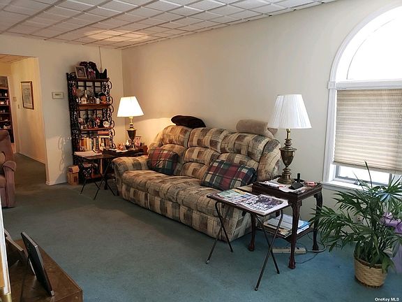 3rd image of 257-07 E Williston Ave