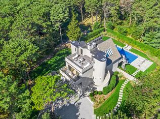 49 Arbutus Rd, Southampton, NY 11968