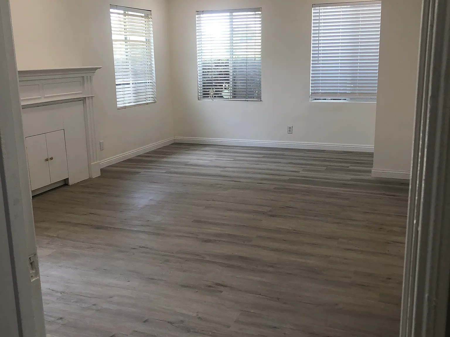 3 bed, 1200 sqft, $3,200 — Photo 3