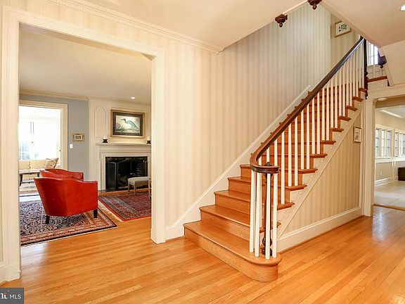 4th image of 5507 Saint Albans Way