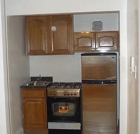4th image of 525 West