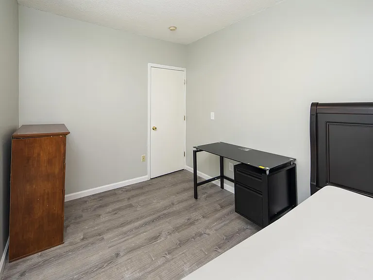 904 Peoples Ave — Photo 17