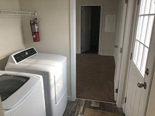 4th image of 25225 Carmel St