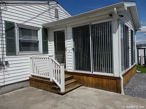 3rd image of 213 Ovid St
