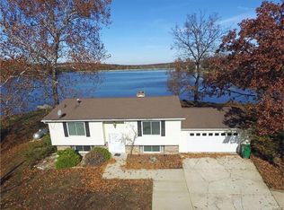 3921 E Point Dr, De Soto, MO 63020