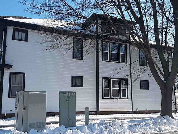3rd image of 3623 Wright Ave