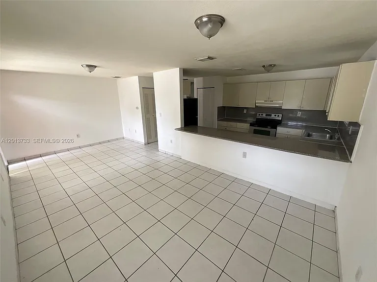 209 NE 141st St #4 — Photo 3