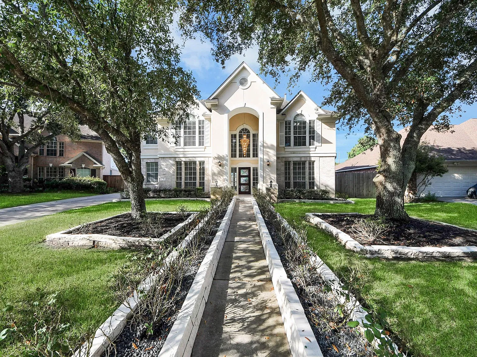 4 bed, 3.5 bath, 3663 sqft, $3,150 — Photo 3