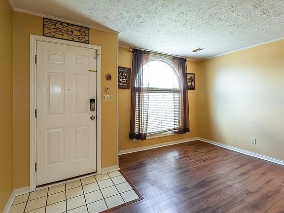 5th image of 247 Courchelle Dr