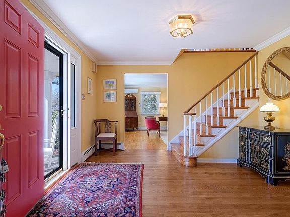 5th image of 12 Pine Valley Rd