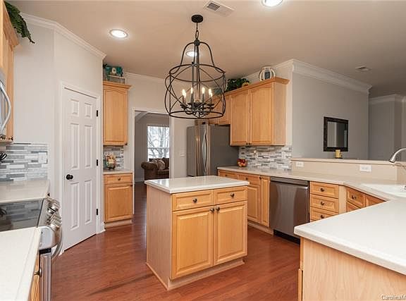 3rd image of 133 Cloister Ln