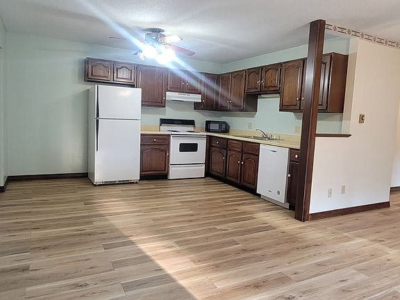 2nd image of 290 Augusta Rd #5