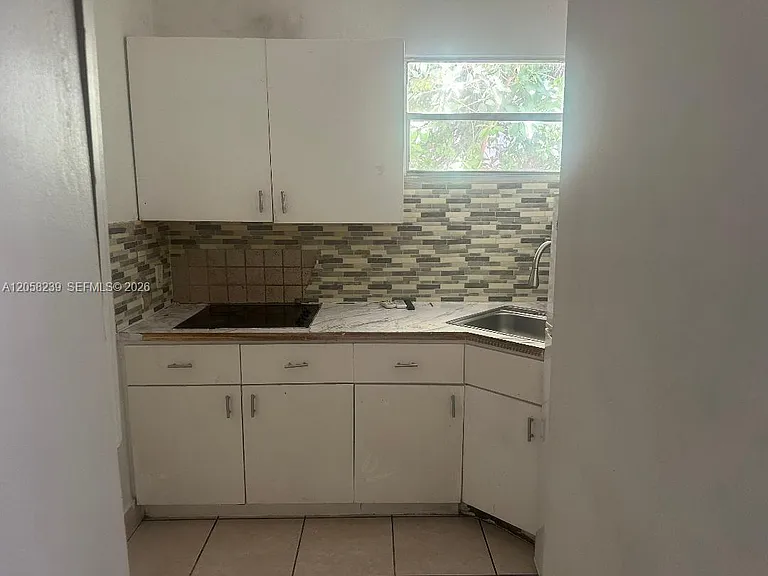 61 NW 24th Ave #RF — Photo 10