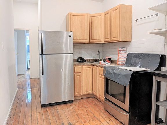 2nd image of 394 Manhattan Ave #1