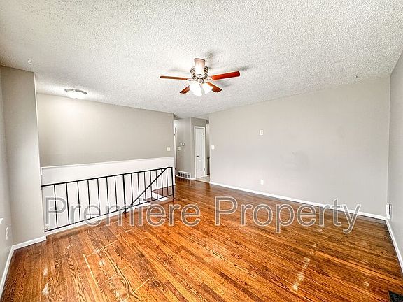 2nd image of 11814 Fremont Ave