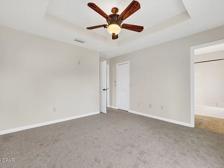 2605 Avondale Ct — Photo 20