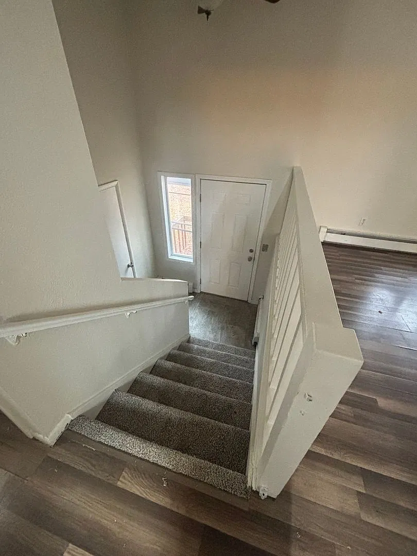 4 bedroom home in North Pole / No pets/ 2 car garage / Washer/Dryer in unit — Photo 4