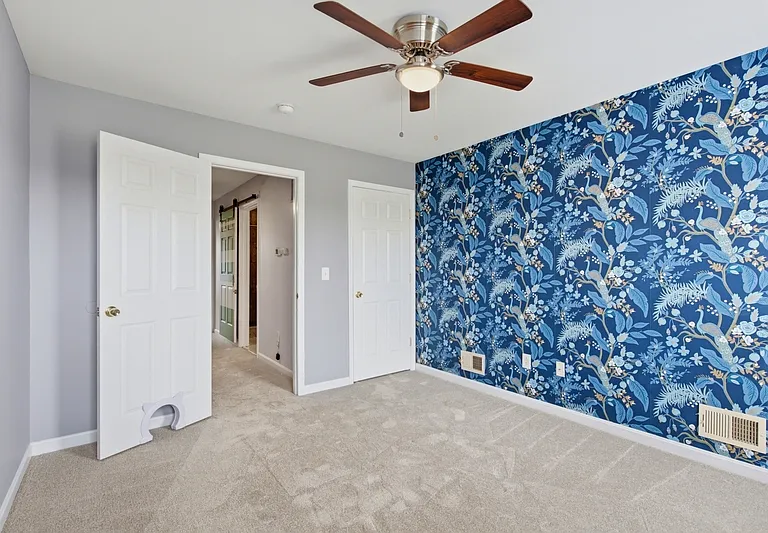 415 E Federal St — Photo 10