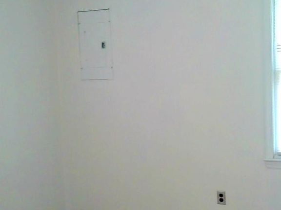 5th image of 23387 Vance Ave
