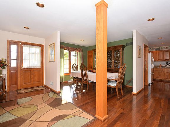 5th image of W136N6553 Cobblestone Dr