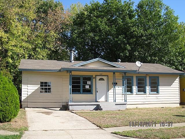 1st image of 1327 Gary Dr
