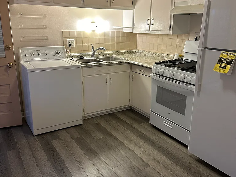 3300 W 22nd Ave — Photo 25