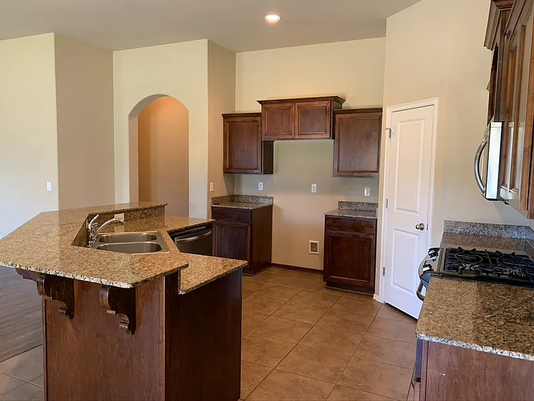 10105 N 140th East Ave — Photo 8