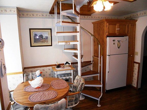 4th image of 434 Leonard Ln